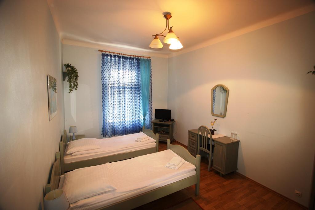 Pension Berg Прага Екстер'єр фото