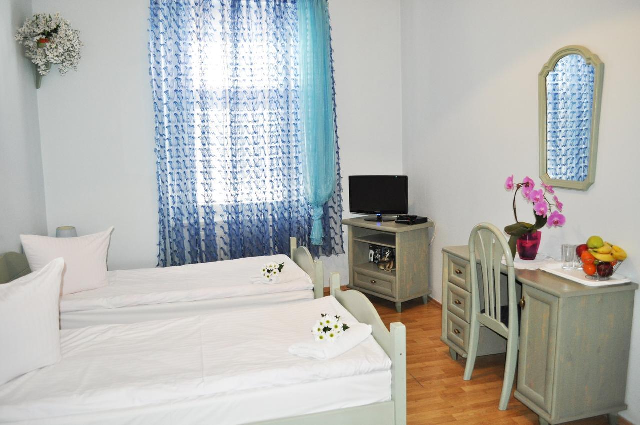 Pension Berg Прага Екстер'єр фото