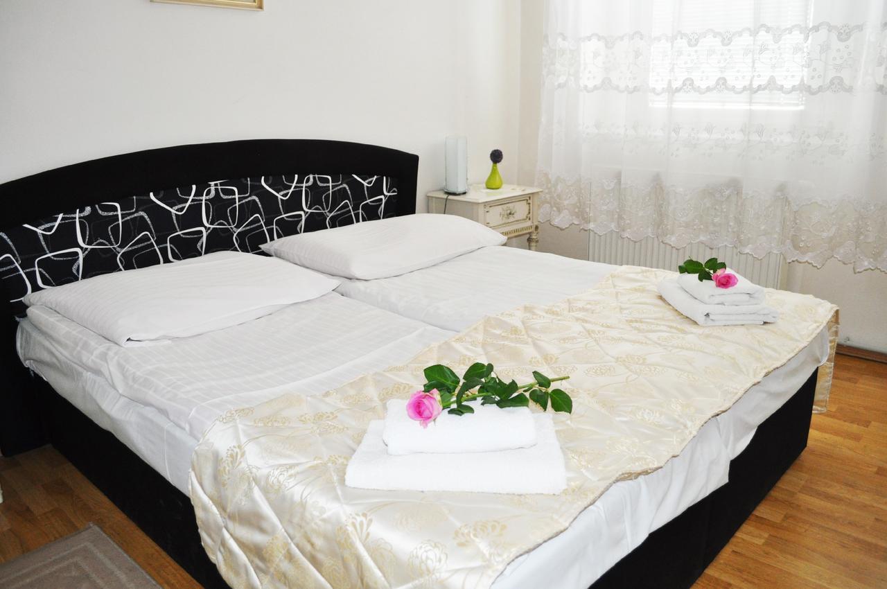 Pension Berg Прага Екстер'єр фото