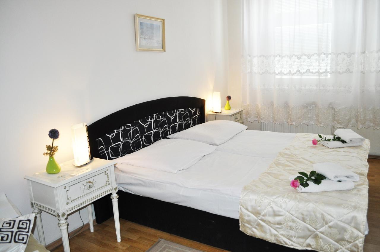 Pension Berg Прага Екстер'єр фото