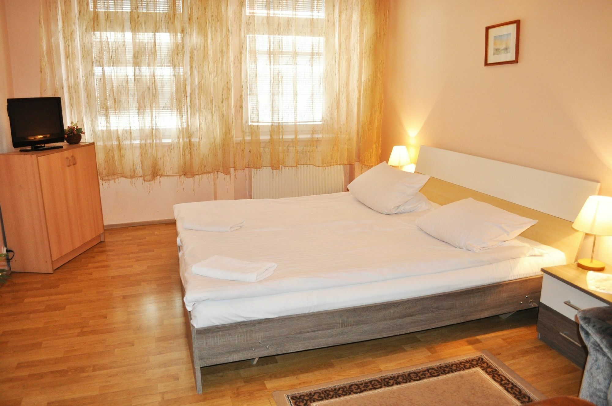 Pension Berg Прага Екстер'єр фото