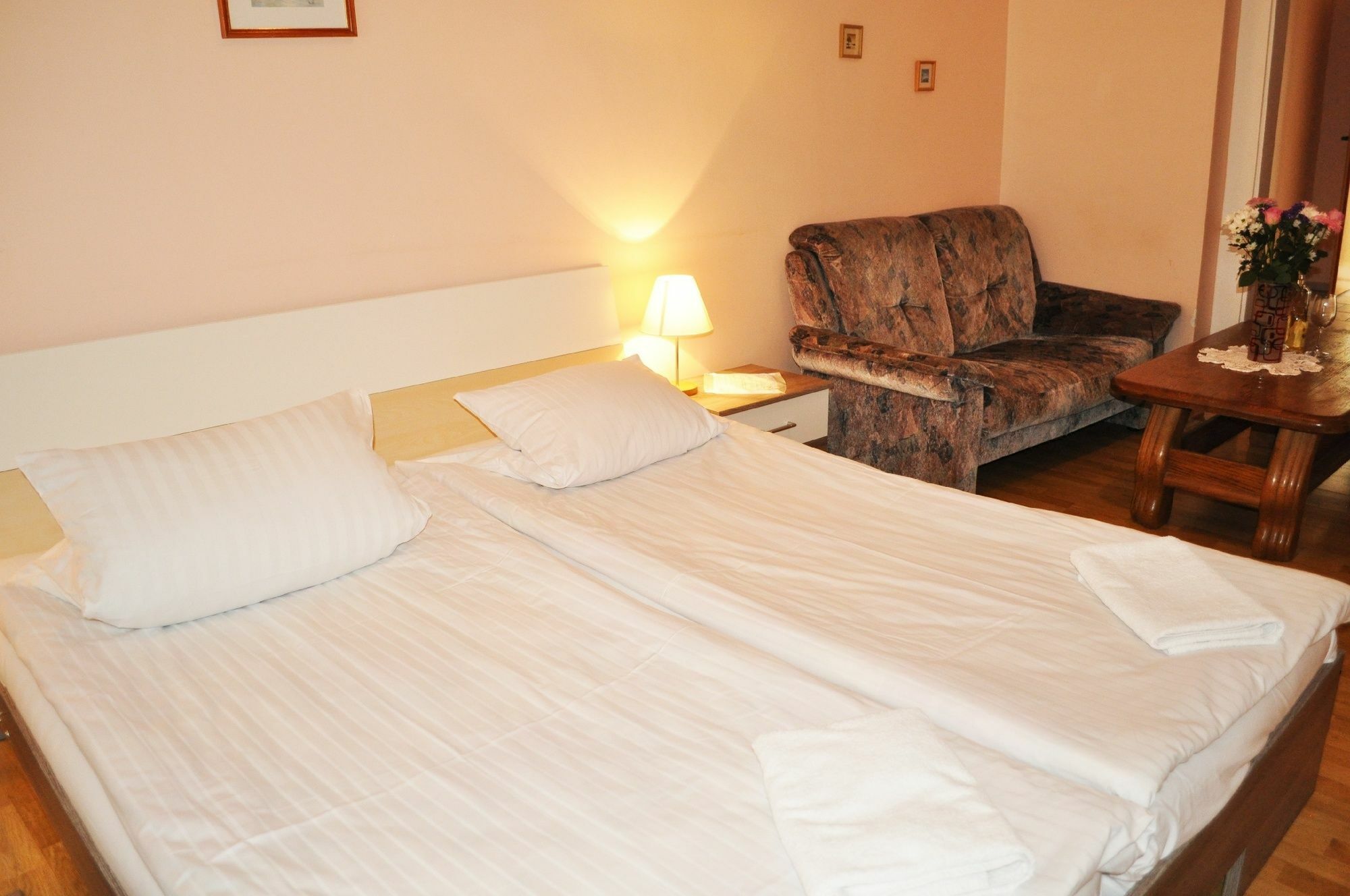 Pension Berg Прага Екстер'єр фото
